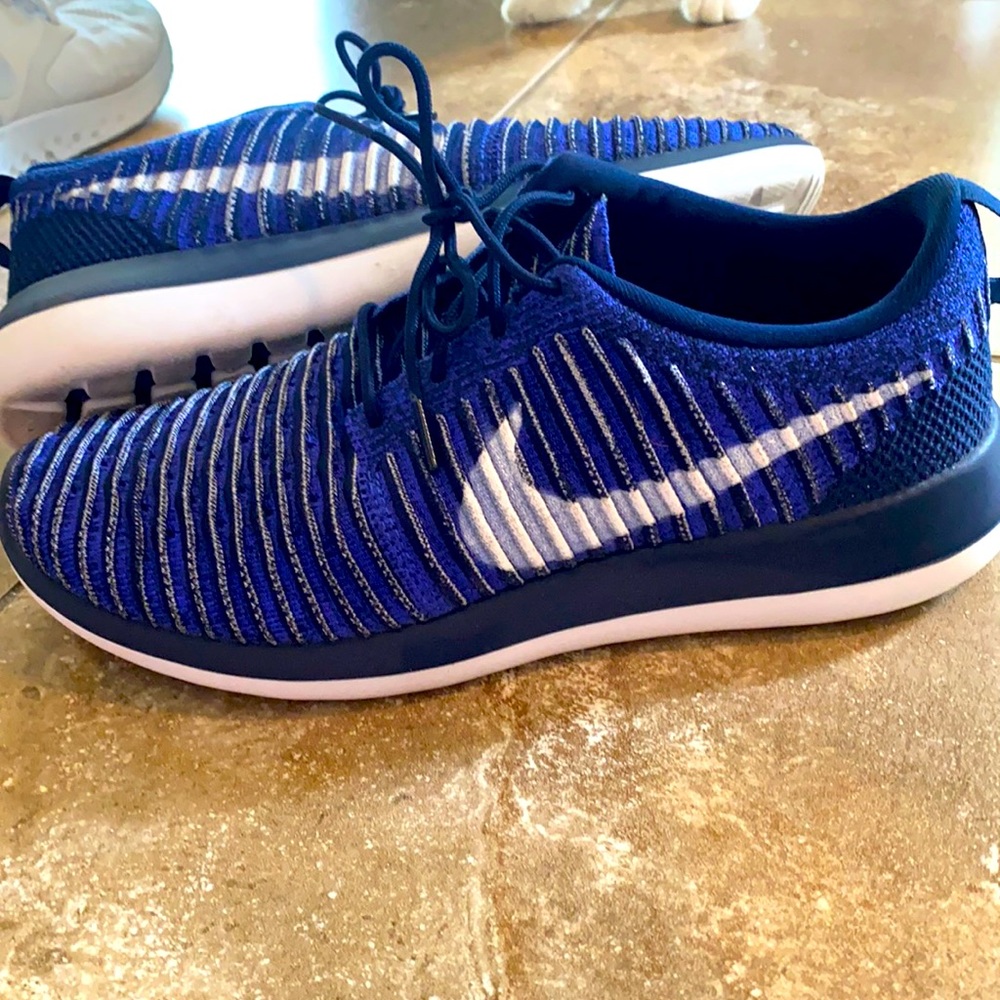 Excellent condition Nike fly knit